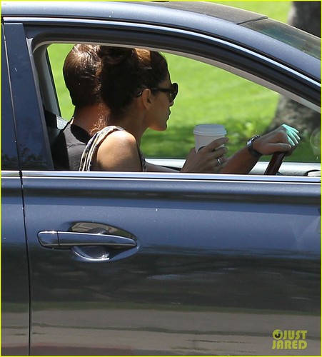  Ryan sisiw ng gansa & Eva Mendes: Starbucks Couple