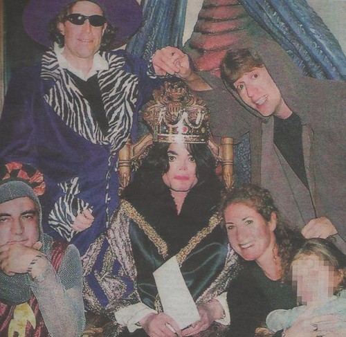  THE KING MICHAEL JACKSON and Paris on far right front