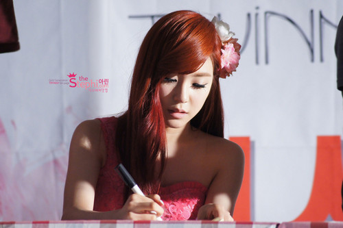  Tiffany@ Twinkle Fansigning Event