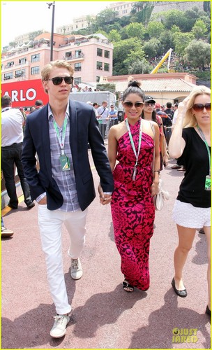  Vanessa Hudgens & Austin Butler: Monaco Grand Prix!