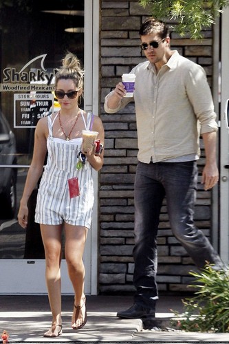  Ashley - Leaving the Coffee 콩 & 차 Leaf with Scott in Toluca Lake - May 27, 2012