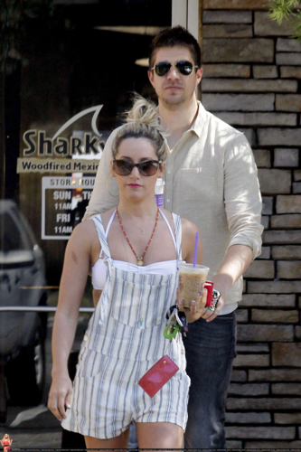Ashley - Leaving the Coffee Bean & Tea Leaf with Scott in Toluca Lake - May 27, 2012