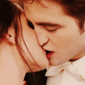 Edward and Bella Kiss - edward-and-bella photo