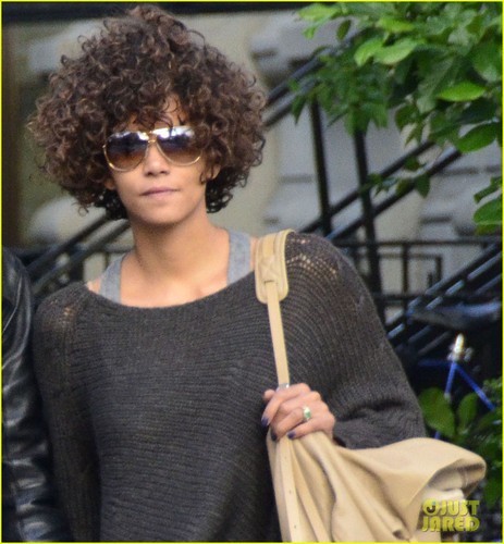 Halle Berry: Style Tips Revealed!