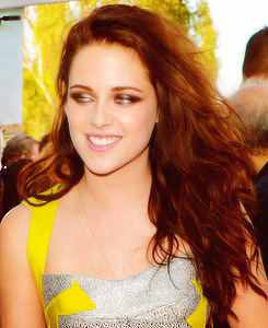  Kristen - MMA's Outfit 2012