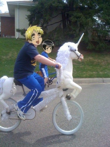  O.e Why is my dad Rideing a Unicorn?