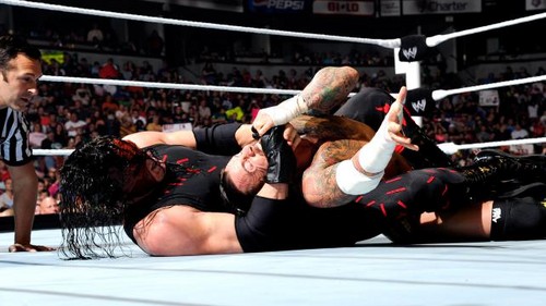  डब्ल्यू डब्ल्यू ई Raw Punk vs Kane