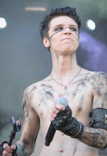 <3*<3*<3*<3*<3Andy<3*<3*<3*<3