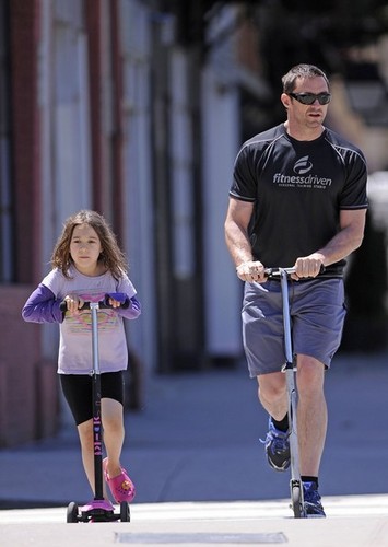  Hugh Jackman and daughter Ava