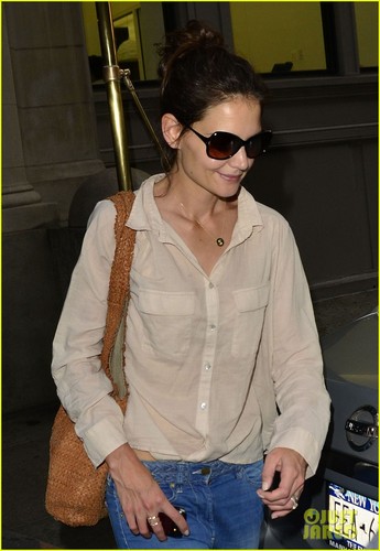  Katie Holmes: Sheer camicia Stunner
