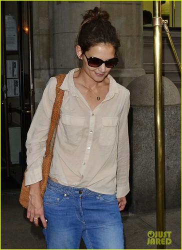  Katie Holmes: Sheer camicia Stunner