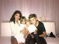 Selena, Jazzy, Jaxon and Justin at the backstage of the MMVAs. - justin-bieber photo