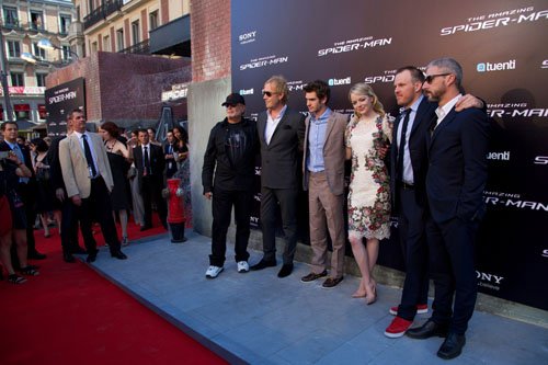  Emma Stone, Andrew 加菲猫 and Rhys Ifans at the Spanish premiere of "The Amazing Spider-Man" (June