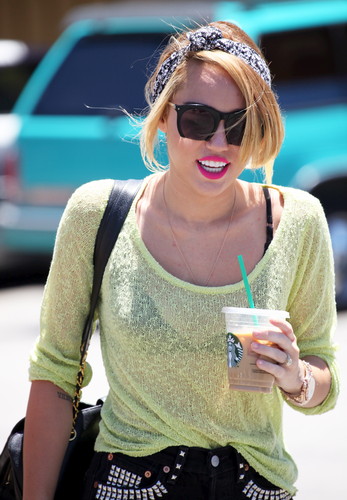 Out To Starbucks In Studio City [25 June 2012]