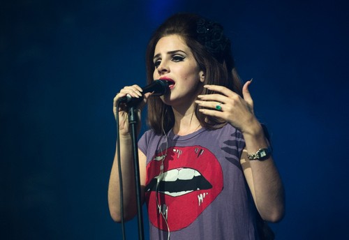 Performs in the Big Top of The Isle of Wight Festival at Seaclose Park (June 22)