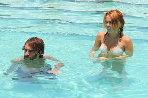 Poolside At A Hotel In Miami [13 June 2012]