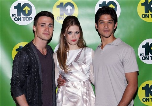  Tyler, Colton Haynes and Holland Roden VISIT MTV'S 10 ON 상단, 맨 위로