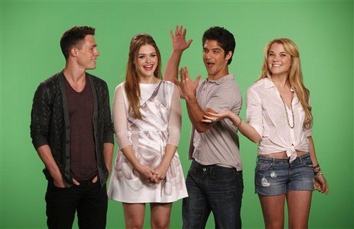  Tyler, Colton Haynes and Holland Roden VISIT MTV'S 10 ON 상단, 맨 위로