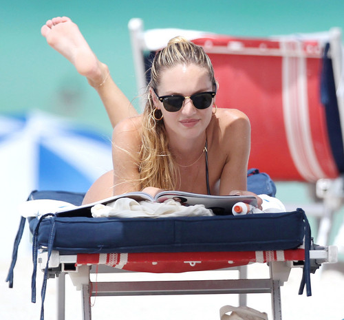  Candice Swanepoel Gets Wet on the tabing-dagat in Miami – July 3rd, 2012