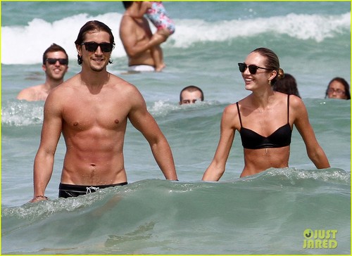  Candice Swanepoel and Hermann Nicoli at the plage