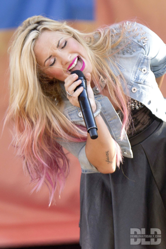  Demi - 'Good Morning America' Summer show, concerto Series - July 06, 2012