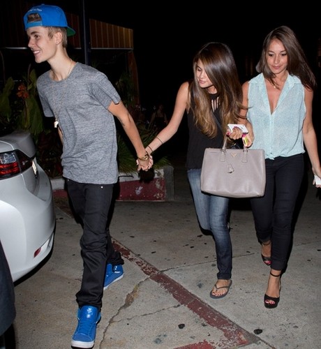  Justin and Selena, yesterday
