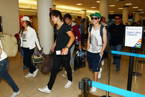  One Direction back in the UK!