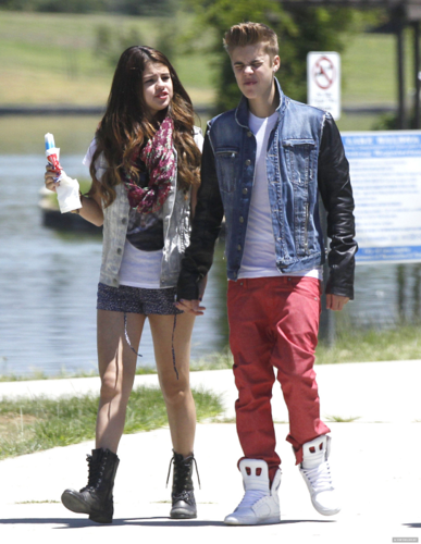  Selena - With Justin enjoying ice cream in the park - June 30, 2012