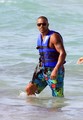 Shemar Moore Swims With Some Ladies - shemar-moore photo