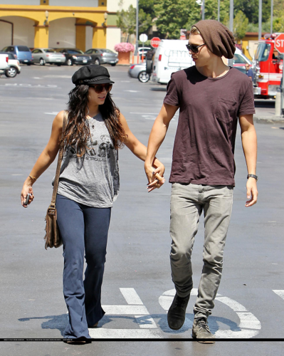  Vanessa - Out and about in Studio City with Austin - May 13, 2012