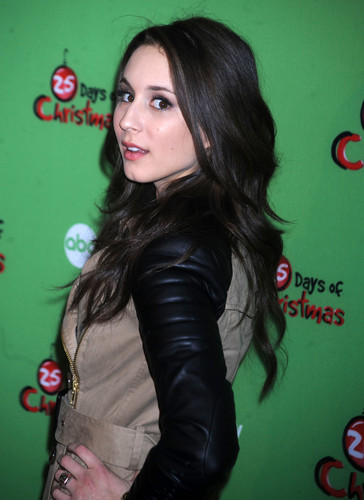  Troian at ABC Family's 25 Days Of giáng sinh Winter Wonderland (2011)