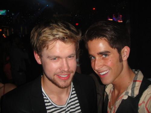 2 more pics of Chord at the MMVA's in Toronto
