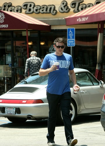  Cory Monteith Leaves The Coffee hạt đậu, đậu in West Hollywood - July 11, 2012