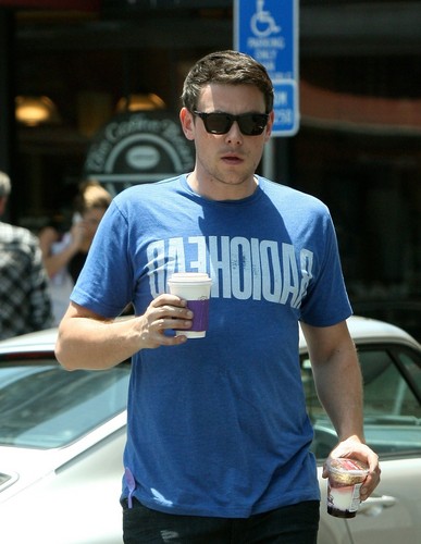  Cory Monteith Leaves The Coffee hạt đậu, đậu in West Hollywood - July 11, 2012