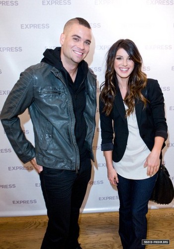  Express Grand Opening Celebration At The Pacific Centre In Vancouver