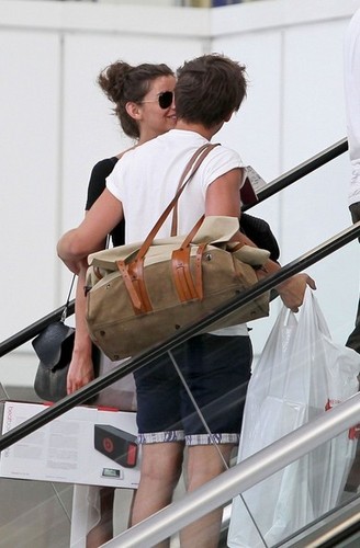  Lou and El at the airport
