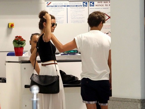  Lou and El at the airport