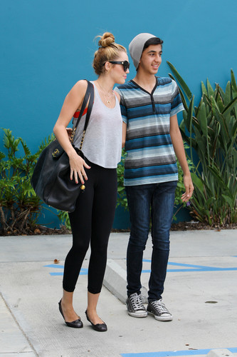  Miley Cyrus - At Winsor Pilates in West Hollywood [13th July]