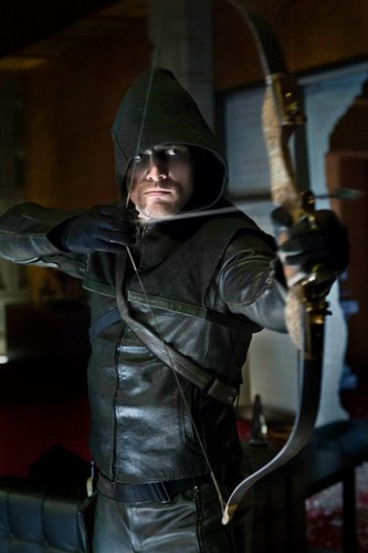  Oliver Queen Promo Pictures