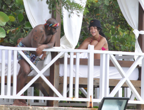 Relaxes In Barbados [11 July 2012]