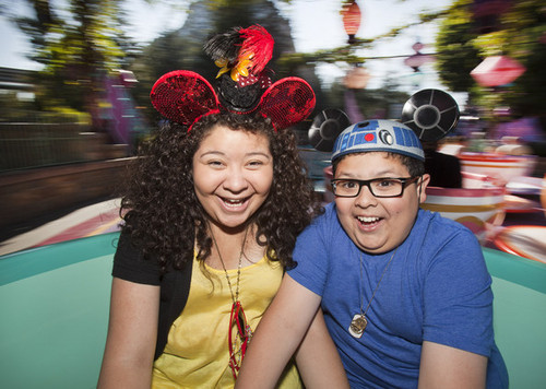  Rico Rodriguez From 'Modern Family' Rides Disneyland thee Cups With Sister Raini
