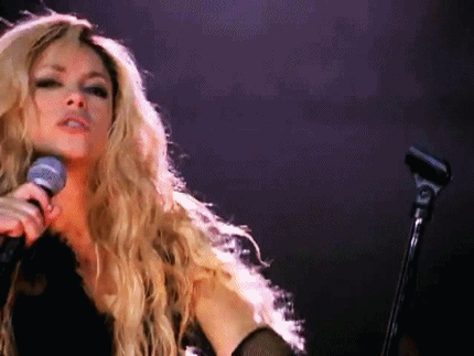  Shakira in 'Underneath Your Clothes' Muzik video
