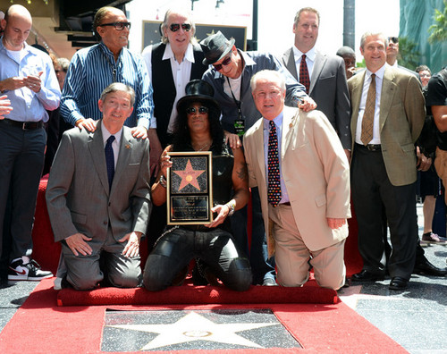  स्लैश Honored On The Hollywood Walk Of Fame