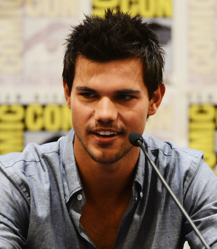  Taylor Lautner at San Diego Comic-con 2012