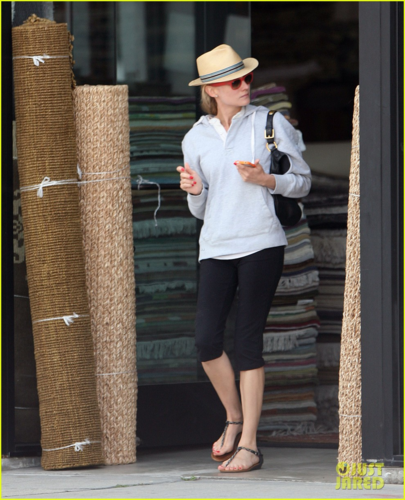 Diane -Shopping in West Hollywood - March 29, 2012