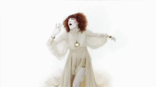  Florence Welch in 'Dog Days Are Over' muziki video