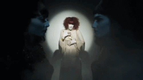  Florence Welch in 'Dog Days Are Over' সঙ্গীত video