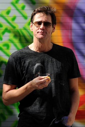  Jim Carrey Does Graffiti