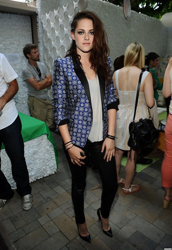 Kristen at the 2012 Teen Choice Awards - 22/07/12 - HQ.
