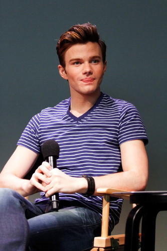  Meet The Author: Chris Colfer, ‘The Land Of Stories’ at the яблоко Store Soho